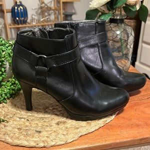 Life Stride Black Bootie